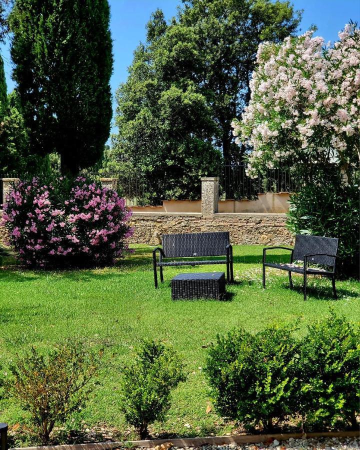 La Villa Apartments - Convenient For Sardinia And Corsica - 4-5 Beds -Private Parking Included With Camera Livorno Exterior foto