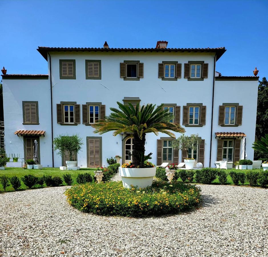 La Villa Apartments - Convenient For Sardinia And Corsica - 4-5 Beds -Private Parking Included With Camera Livorno Exterior foto